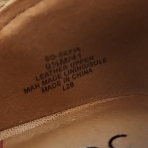 NEW Sole Society Women's Leather Sandal with Stacked Heel - Picture 8 of 8